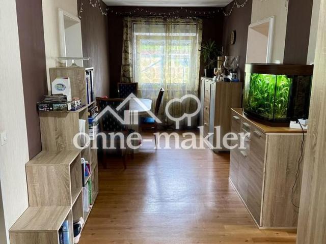 Helle 3,5 Zimmer Wohnung mit Balkon, Aufzug und neuem Badezimmer