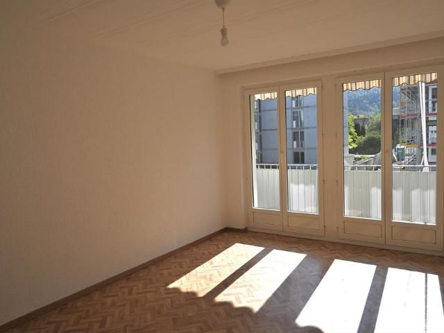 Helle 3.5 Zimmer Wohnung mit Balkon befristet bis 30. September 2027