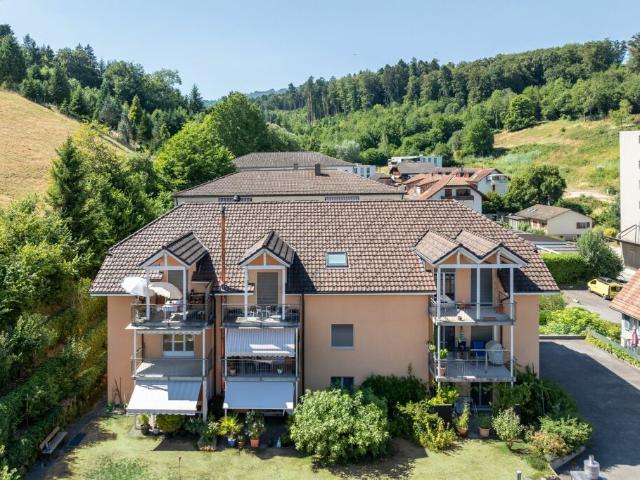 Helle 3.5 Zimmer Wohnung mit Balkon in Safnern