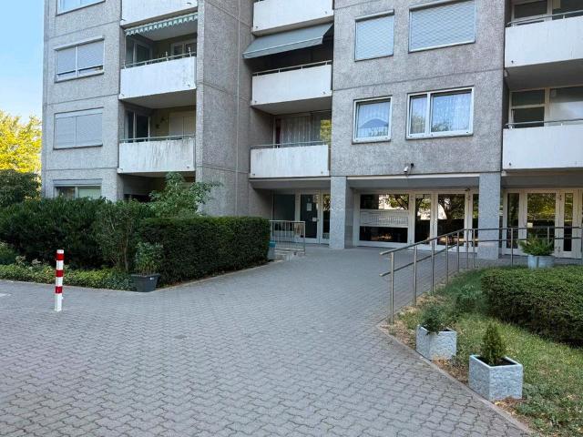 Helle 3,5 Zimmer Wohnung mit Balkon & Stellplatz von Privat
