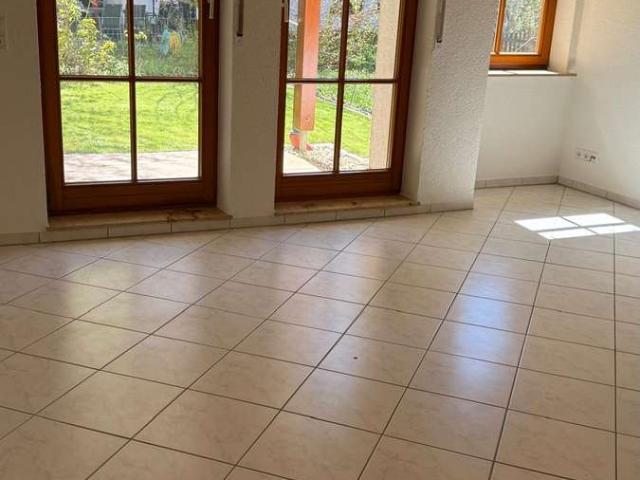 Helle 3,5 Zimmer Wohnung mit Terrasse und Garten im EG in Markgröningen