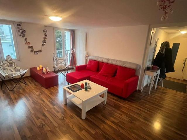Helle 3,5 Zimmerwohnung im 2. OG mit sep. Sitzplatz auf der Südseite