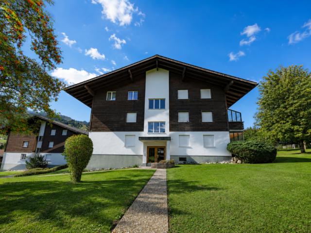 Helle 3.5 Zimmerwohnung im Dachgeschoss mit Südbalkon, Zusatzzimmer und Einstellhallenplatz Mittlere Aegertenstrasse