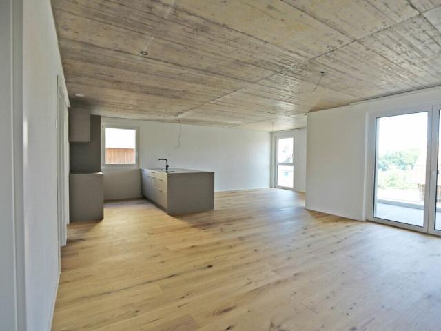 Helle 3.5 Zimmerwohnung im modernen Neubau. Baujahr 2025