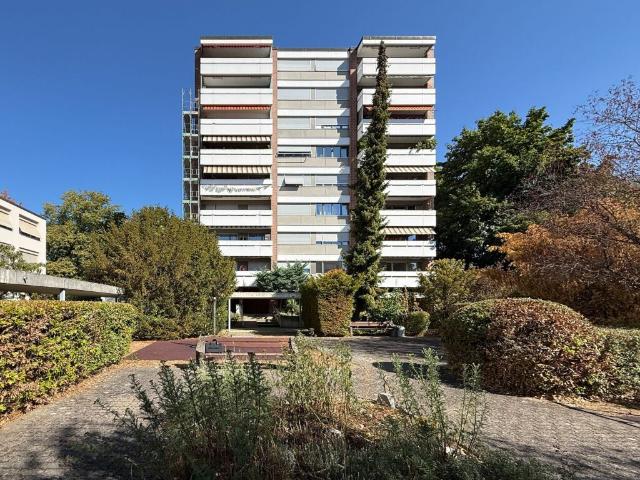 Helle 3.5 Zimmerwohnung mit Balkon