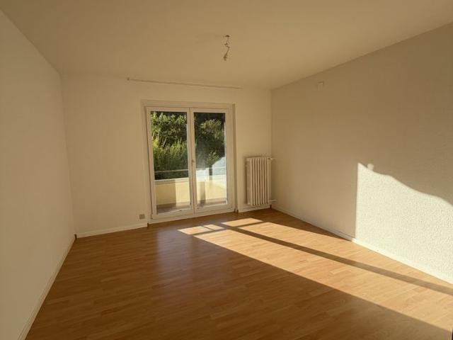 Helle 3.5 Zimmerwohnung mit zwei Balkon in Zuchwil – sofort verfügbar!