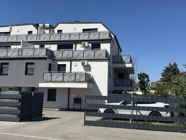 Helle Terrassenwohnung in Ruhelage tolle Ausstattung Luftwärmepumpe, Klimaanlage