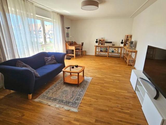 Helle, top gepflegte 3,5 Zi. Whg. mit TG Stellplatz in der Südweststadt!