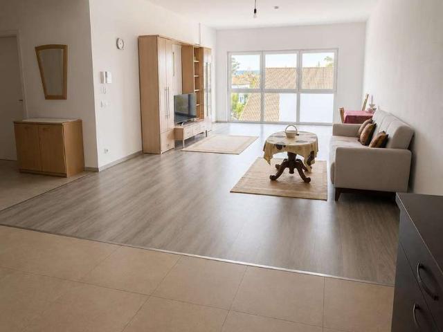 Helle u. geräumige 3 Zimmer Wohnung zu vermieten