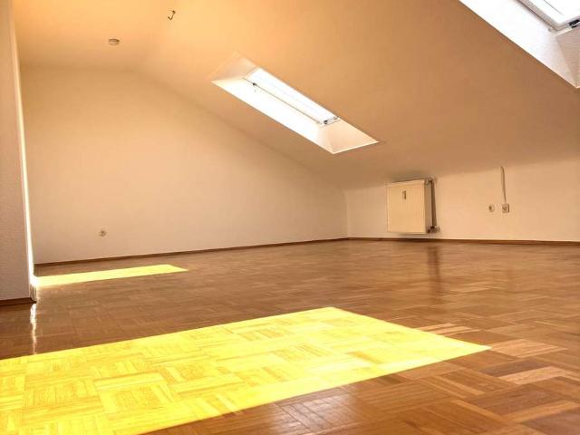 Helle und gemütliche 3 Zimmer Wohnung mit Einbauküche in Ginsheim Gustavsburg