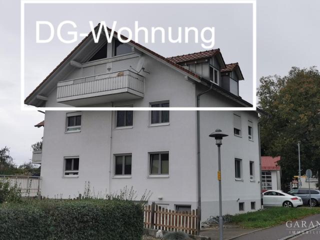 Helle und gemütliche 3 Zimmer Dachgeschoss Wohnung mit Balkon