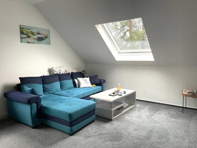 Helle und gemütliche Single DG Wohnung mit großem Balkon in ruhiger Lage von Gütersloh