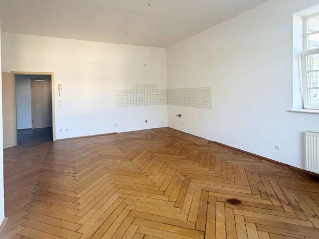 Helle und gepflegte Obergeschoss Wohnung mit Balkon und Aufzug zu vermieten!