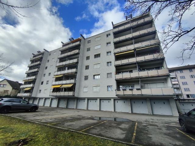 Helle und gepflegte Wohnung mit sonnigem Balkon