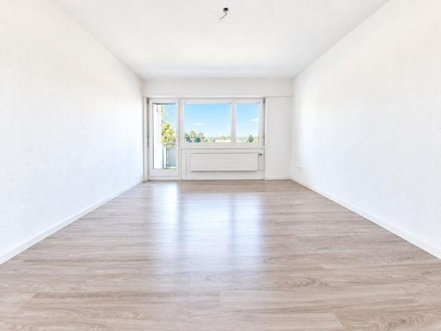 Helle und gepflegte Wohnung mit sonnigem Balkon