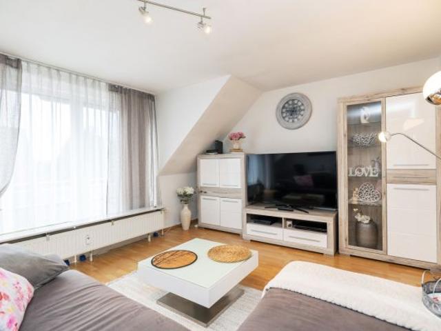 Helle und gepflegte 2 Zimmer Dachgeschosswohnung mit großzügigem Balkon in Bad Oeynhausen
