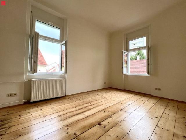 Helle und gepflegte 2 Zimmer Wohnung mit Balkon!