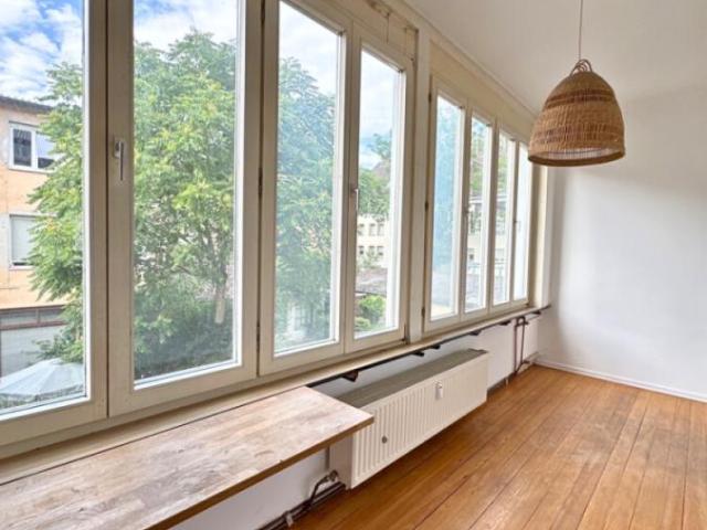 Helle und gepflegte 2 ZKB Altbauwohnung im Nauwieser Viertel