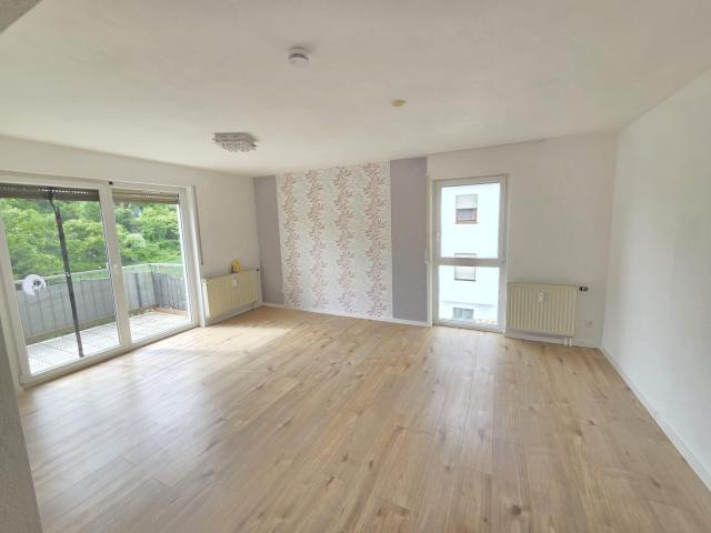 Helle und gepflegte 3 Zimmer Wohnung mit Balkon in Neuenburg