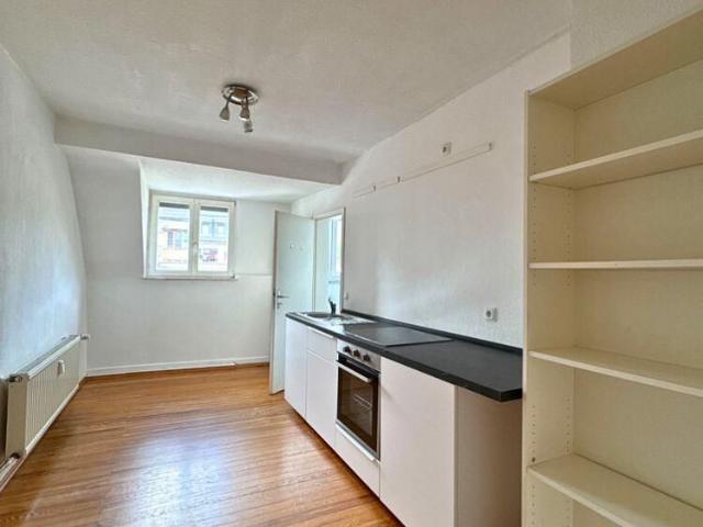 Helle und gepflegte 3 ZKB Altbauwohnung im Nauwieser Viertel