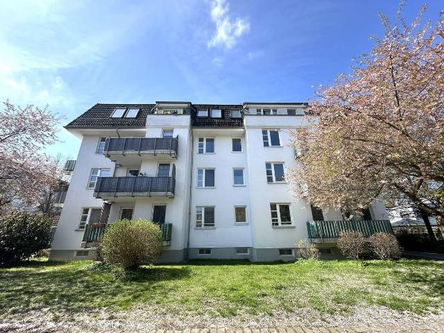 Helle und geräumige Dachgeschosswohnung mit Balkon