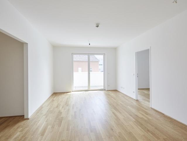 helle und geräumige 2 Zimmerwohnung nahe dem Stadtzentrum mit Balkon in den Innenhof