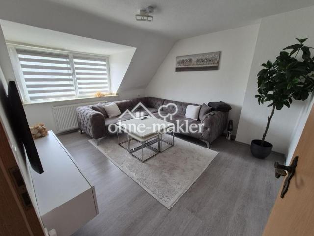 Helle und geräumige 3,5 Zimmer Dachgeschosswohnung in ruhiger Lage