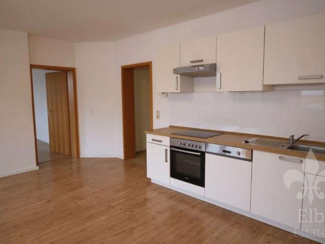 Helle und geräumige 3 Zimmer Dachgeschosswohnung mit Einbauküche und Wanne in Stadtfeld Ost
