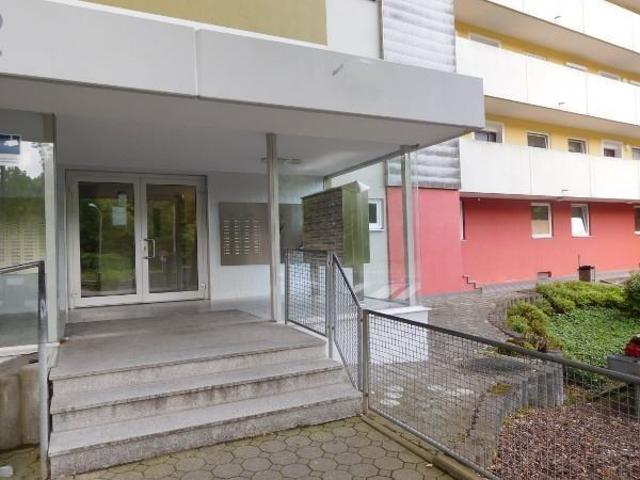 HELLE UND GERÄUMIGE 3 ZIMMERWOHNUNG IN ZENTRALER LAGE