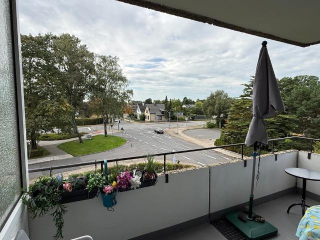 Helle und großzügige 2 Zimmer Wohnung mit Süd Balkon
