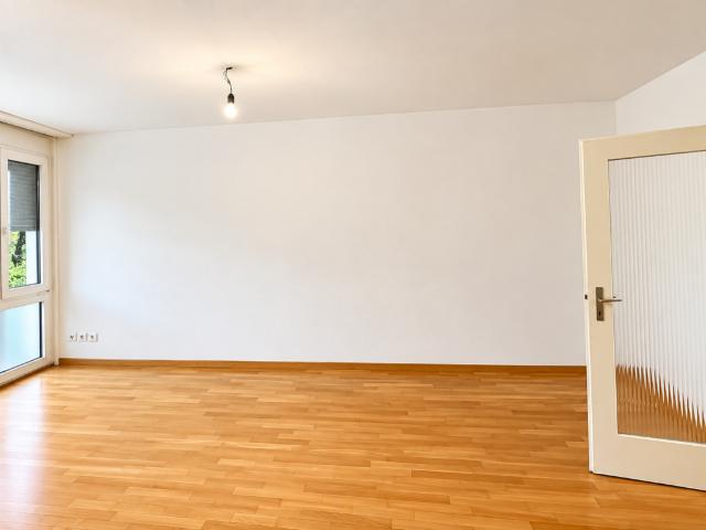 Helle und Grosszügige 4.5Zi Wohnung