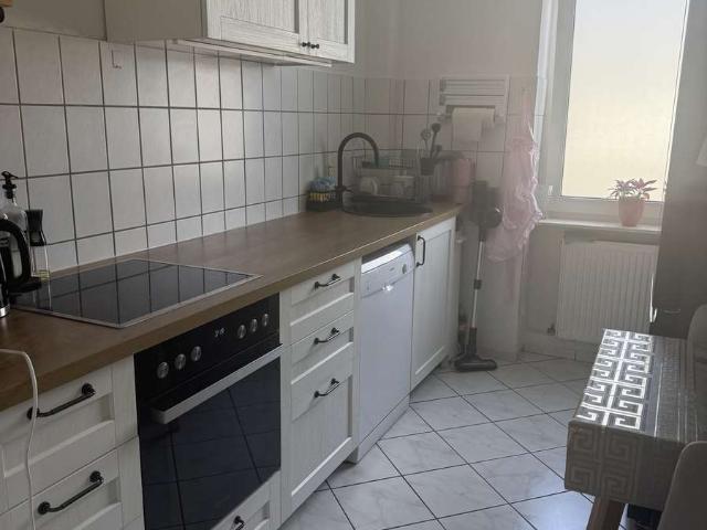 Helle und großzügige 4 Zimmer Wohnung in hervorragender Lage ab 1.12.2026