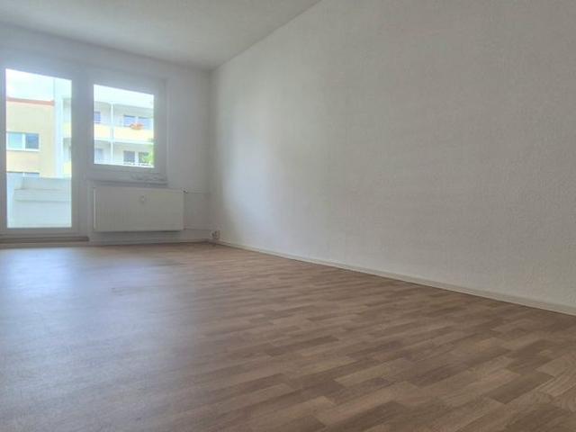 Helle und großzügige 4 Raum Wohnung mit Balkon im Stadtzentrum | 86,54 m²