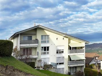 Helle und familienfreundliche 4.5 Zimmer Wohnung in ruhiger Lage in Winikon