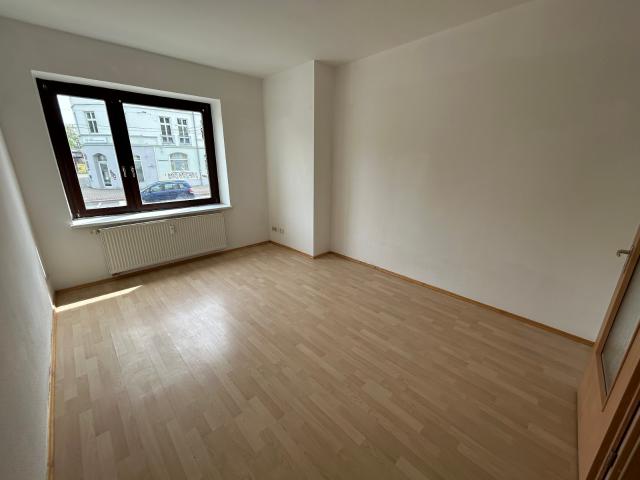 Helle und familienfreundliche 3 Zimmer Wohnung im Erdgeschoss mit Balkon!