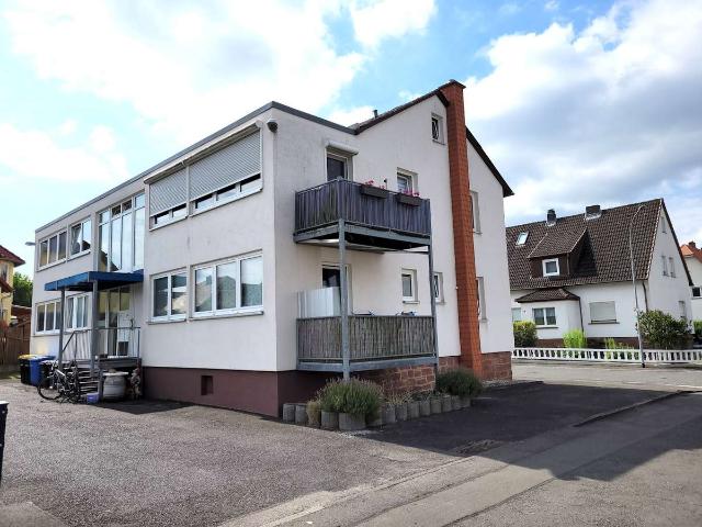 Helle und freundliche 2 Zimmer Wohnung mit Balkon, sofort frei