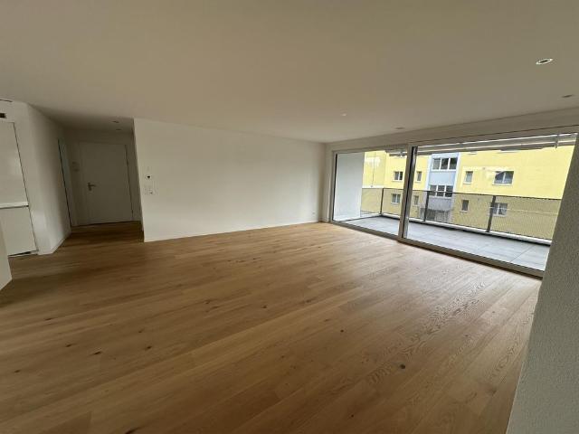 Helle und hochwertige 4.5 Zimmerwohnung im ersten Obergeschoss