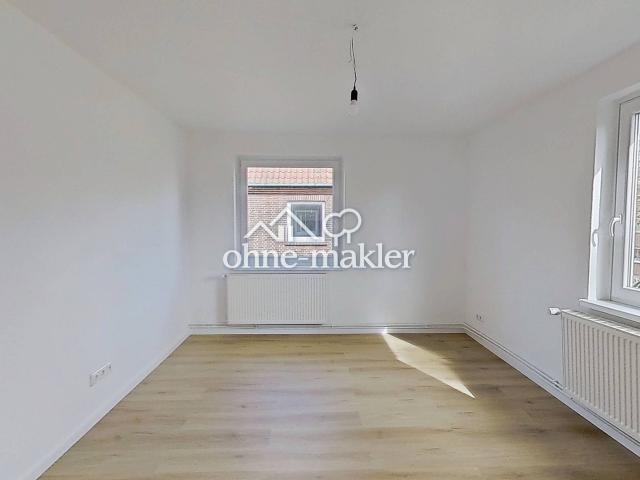 Helle und modern gestaltete 3 Zimmer Wohnung mit Wannenbad
