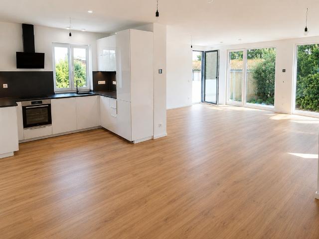 Helle und moderne 4,5 Zimmer Wohnung in ruhiger Lage in Hemau
