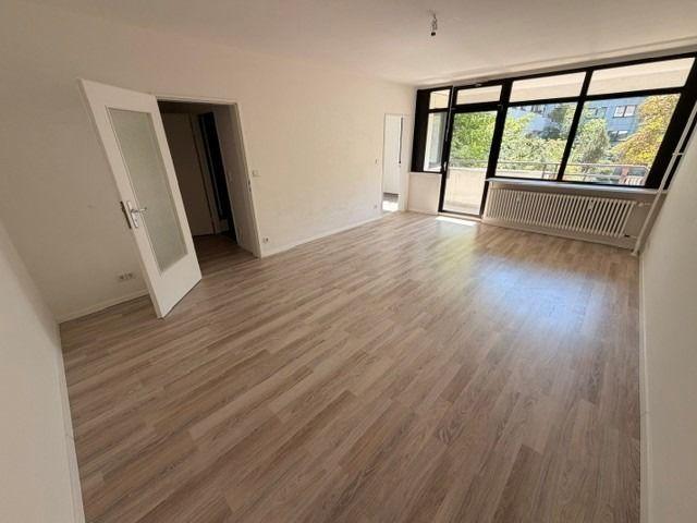 Helle und moderne 1 Zimmer Wohnung mit Balkon!