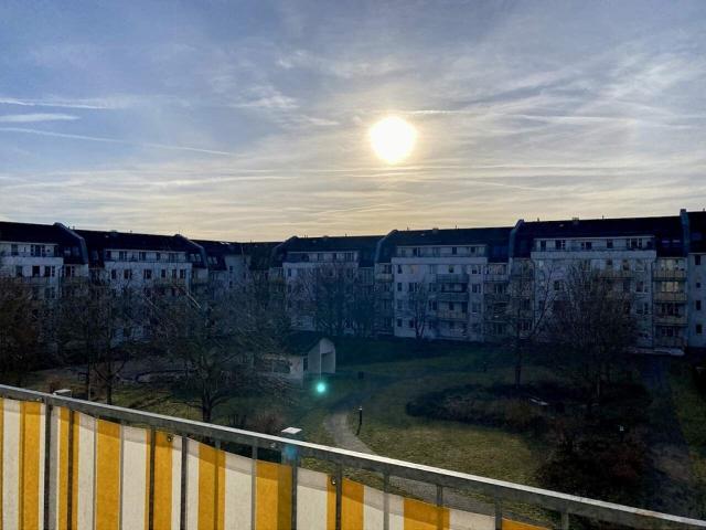 Helle und moderne 1 Zimmer Wohnung mit Balkon & TG Stellplatz
