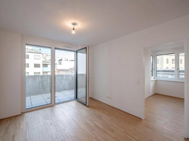 Helle und moderne 3 Zimmer Wohnung mit Loggia