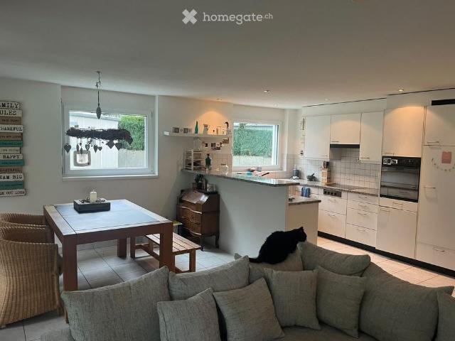 Helle und moderne 3.5 Zimmer Wohnung mit einem südländischen Garten in Niederurnen GL zu vermieten!