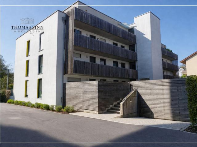 Helle und moderne Wohnung im 1. OG Großer Südbalkon TG Platz Super Zustand sofort beziehbar