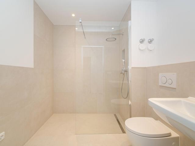 Helle und modernisierte 3 Zimmer Wohnung 2 Balkone, komplett modernisiert in München Neubiberg