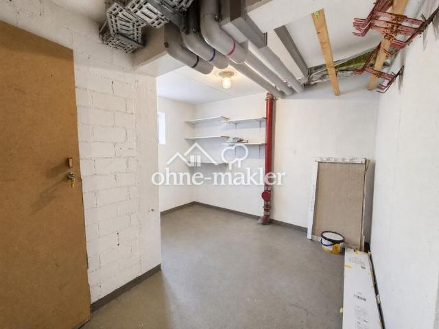 Helle und modernisierte Maisonette mit Terrasse, Balkon und Garage