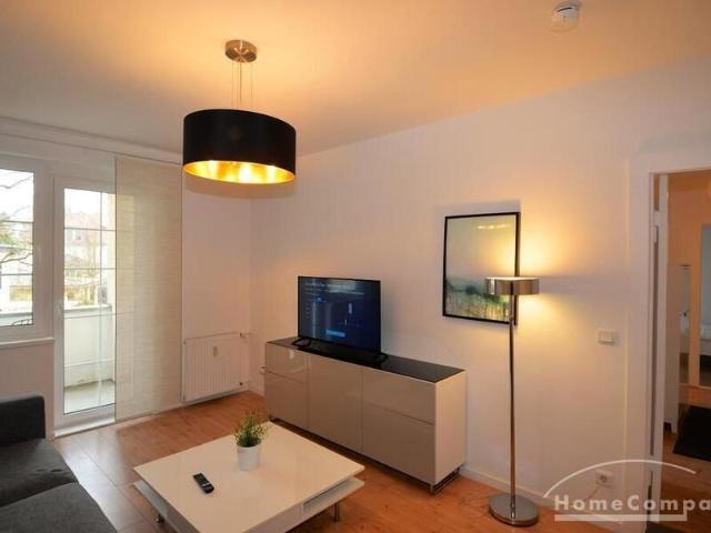 Helle und neu eingerichtete 2 Zimmer Wohnung nähe des Tierparks Berlin, möbliert