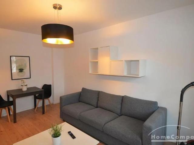 Helle und neu eingerichtete 2 Zimmer Wohnung nähe des Tierparks Berlin, möbliert