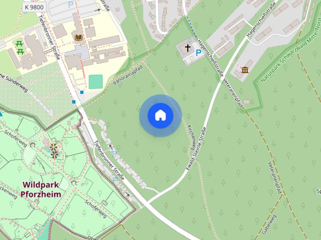 Helle und neu sanierte 3 Zimmer Whg. mit großer Dachterrasse und Stellplatz in zentraler Lage