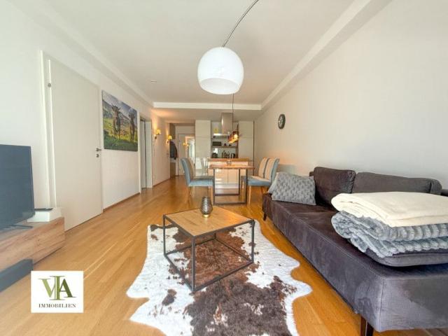 Helle und neuwertige, voll möblierte 2 Zimmer Wohnung mit Balkon Richtung Kaisergebirge in Kitzbühel zu vermieten